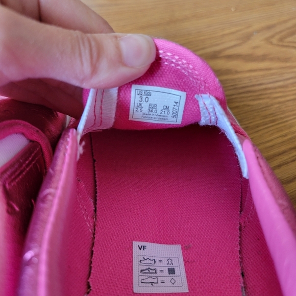 VANS | Metallic pink slip on - Picture 7 of 11